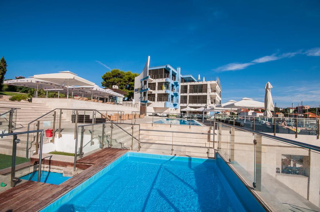 Hotel Maxim Božava Zewnętrze zdjęcie